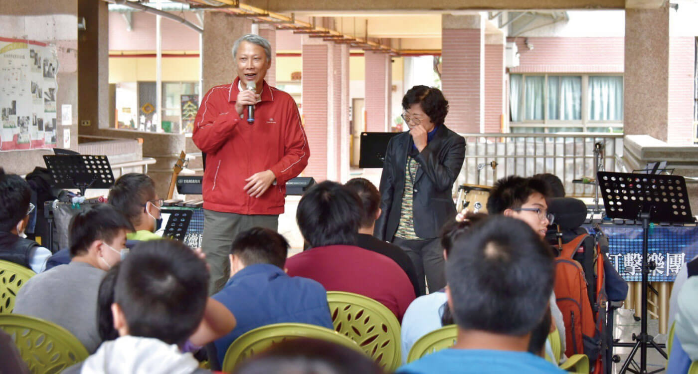 星星王子樂團花絮-愛心與感恩交織的聖誕饗宴，啓智學校巡迴演出圓滿落幕的第4張圖片